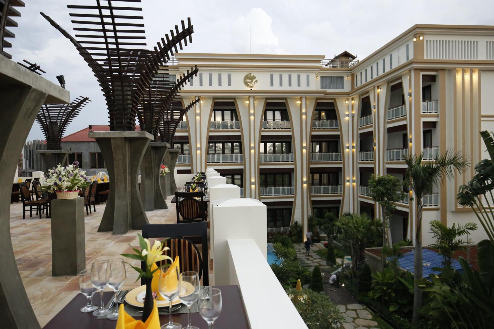 The Night Hotel Siem Reap Exterior foto
