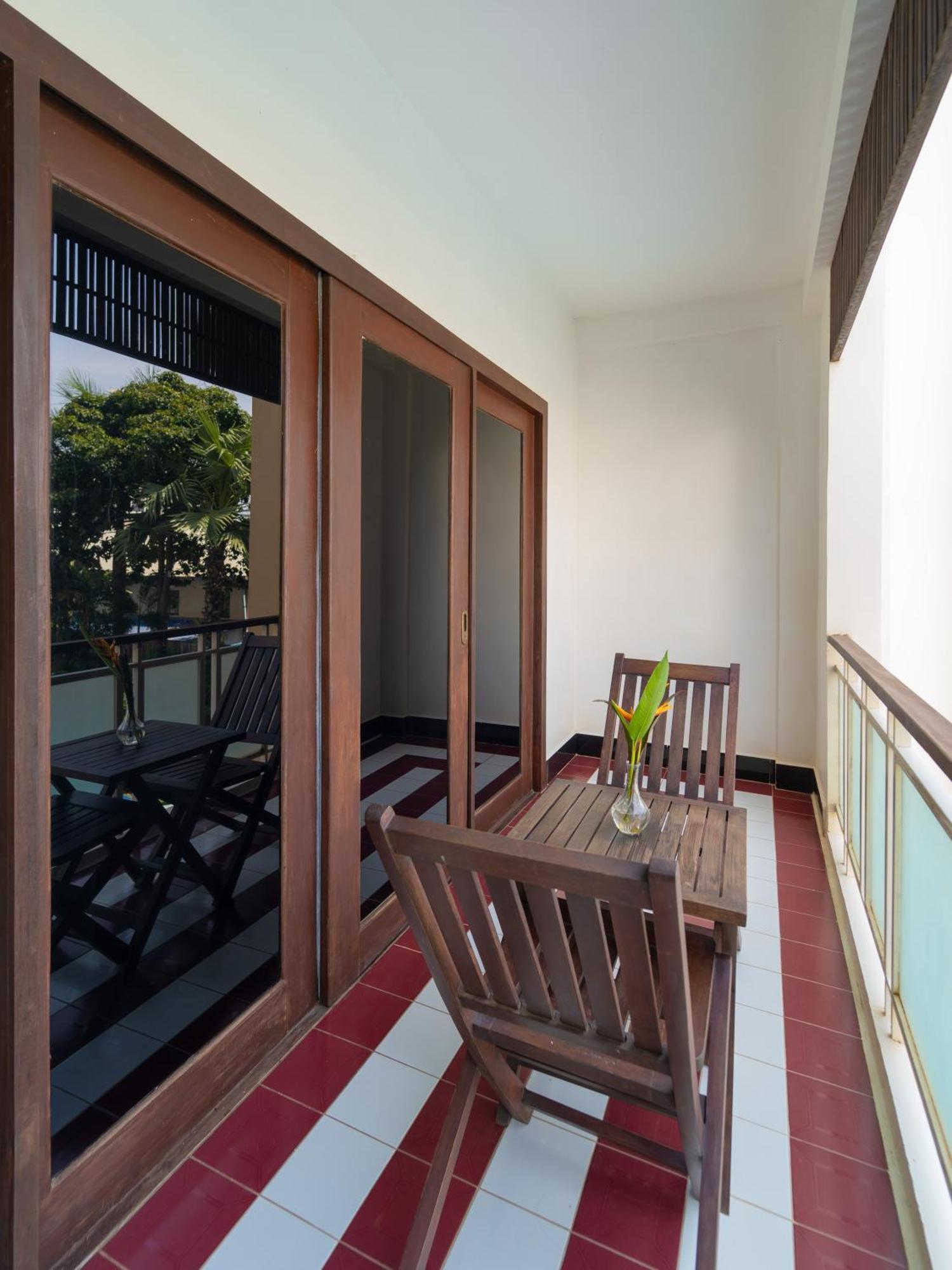 The Night Hotel Siem Reap Exterior foto