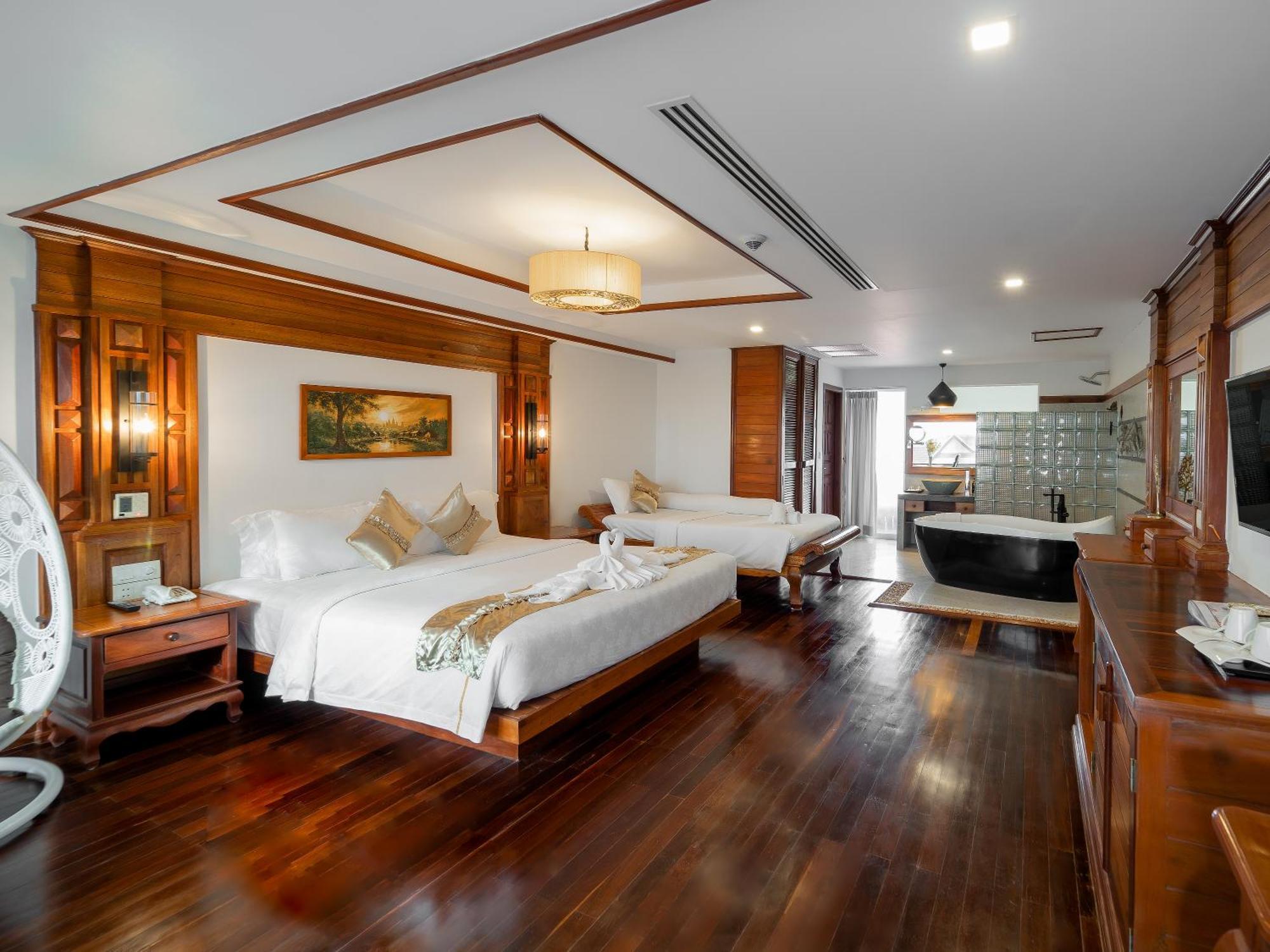 The Night Hotel Siem Reap Exterior foto
