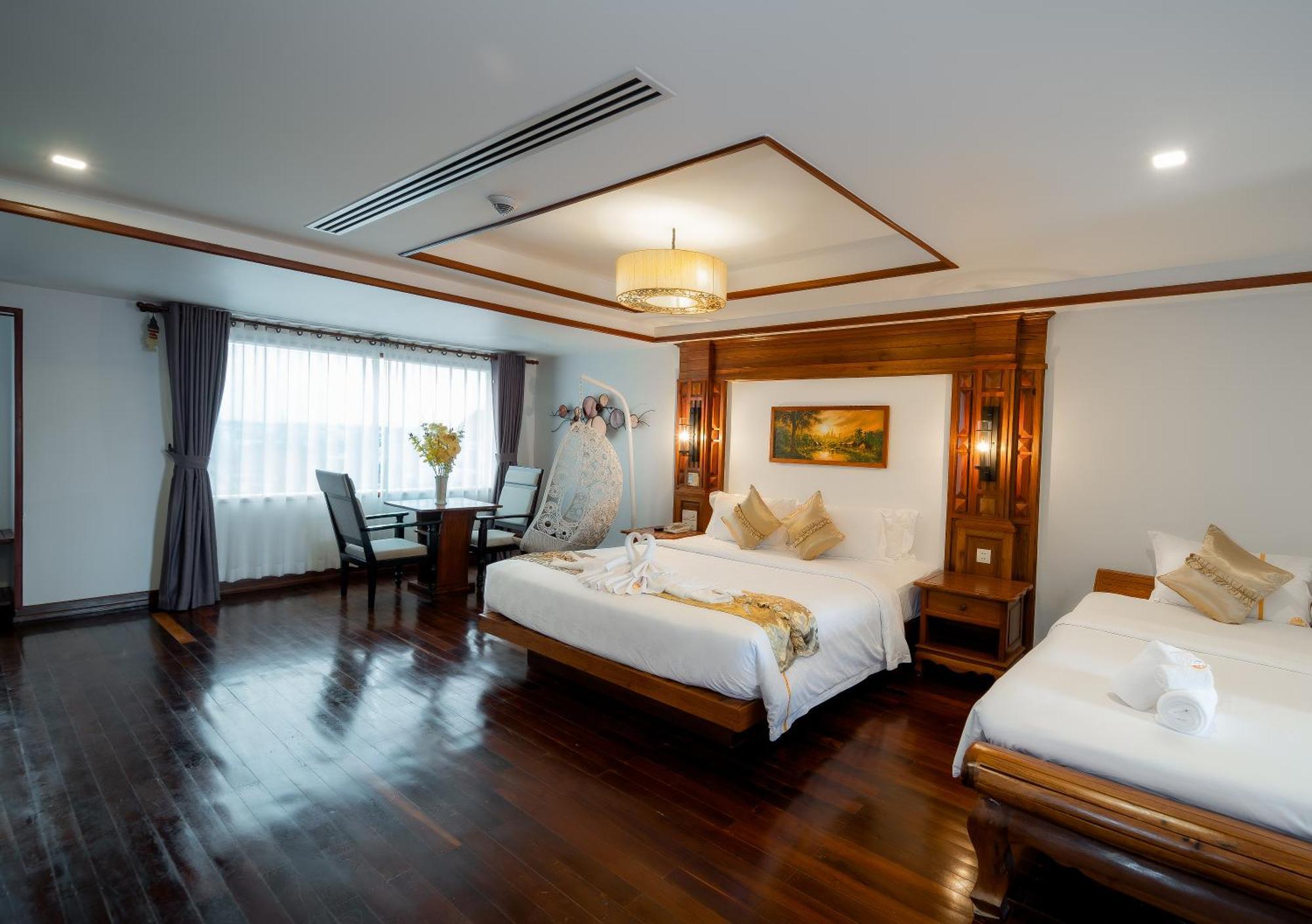 The Night Hotel Siem Reap Exterior foto