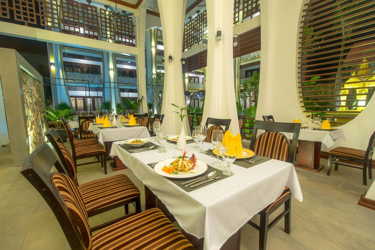 The Night Hotel Siem Reap Exterior foto